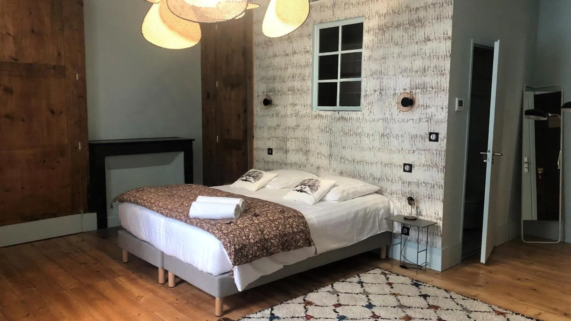 Domaine Clairfontaine Noyarey - Suites Junior Bed & Breakfast