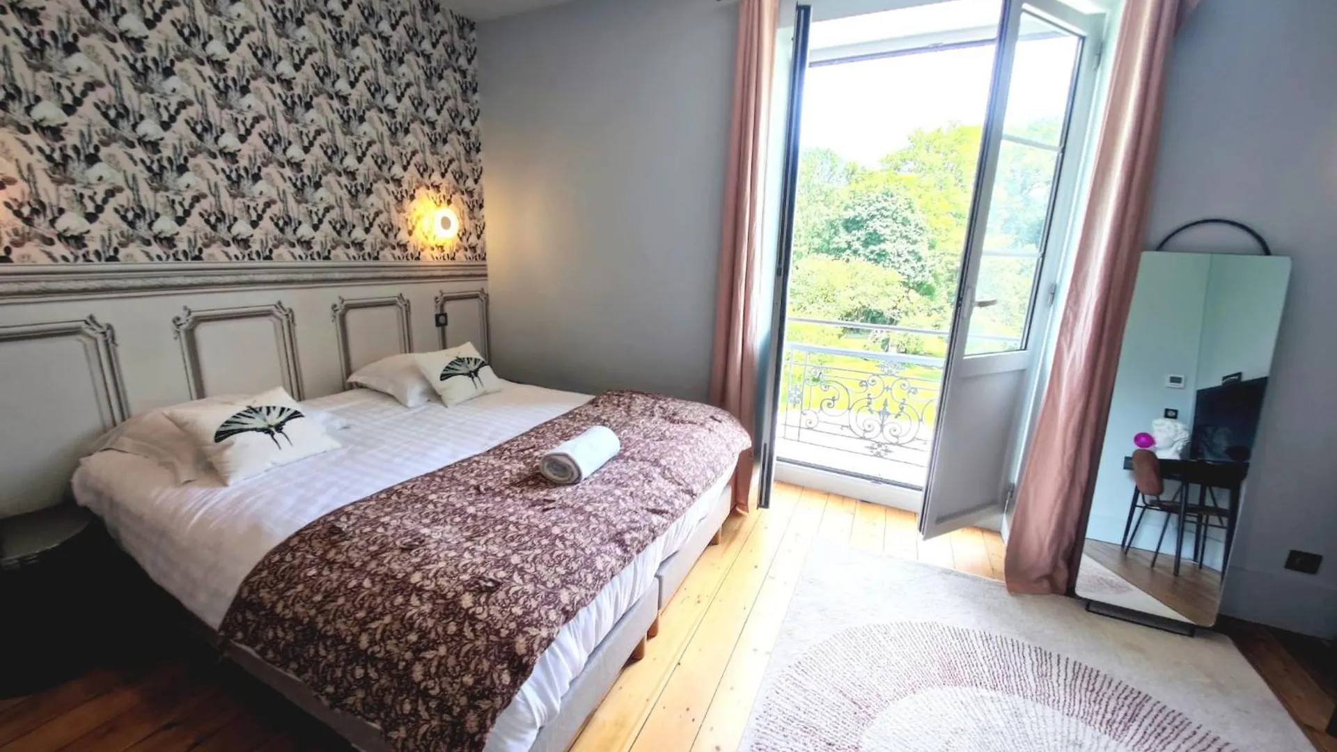 Domaine Clairfontaine Noyarey - Suites Junior Bed & Breakfast